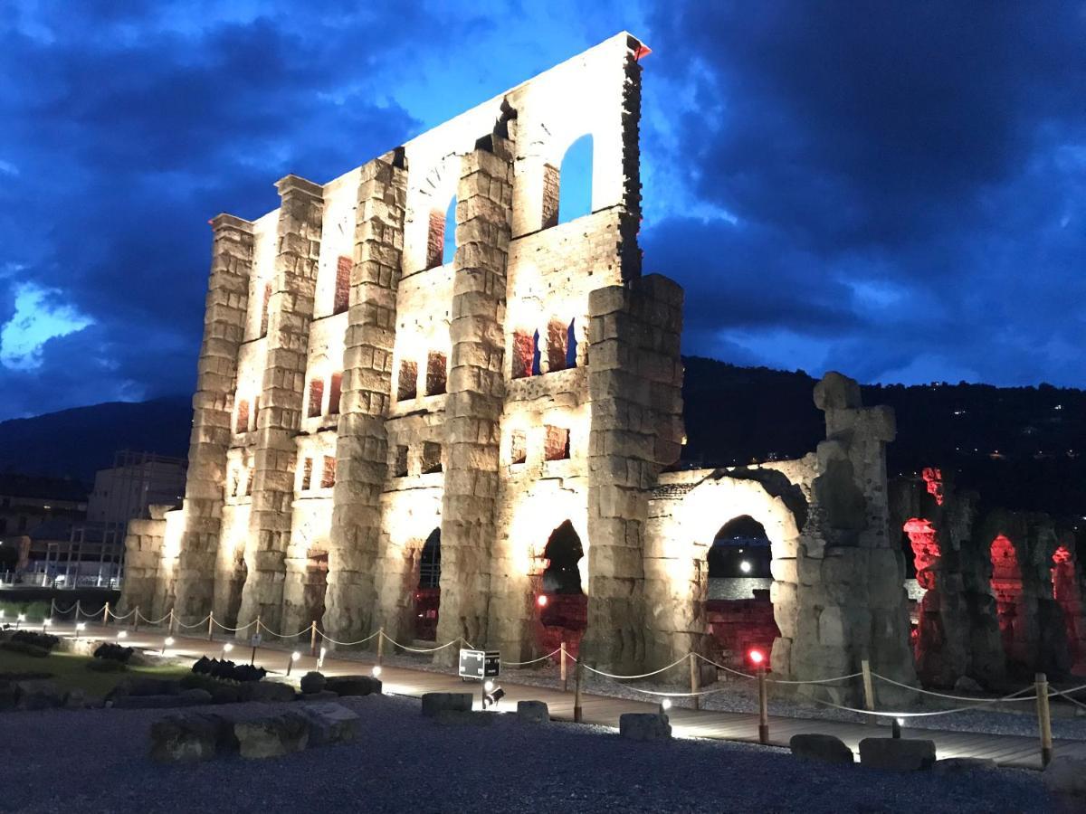 Au Coin Du Chateau Châtillon Buitenkant foto